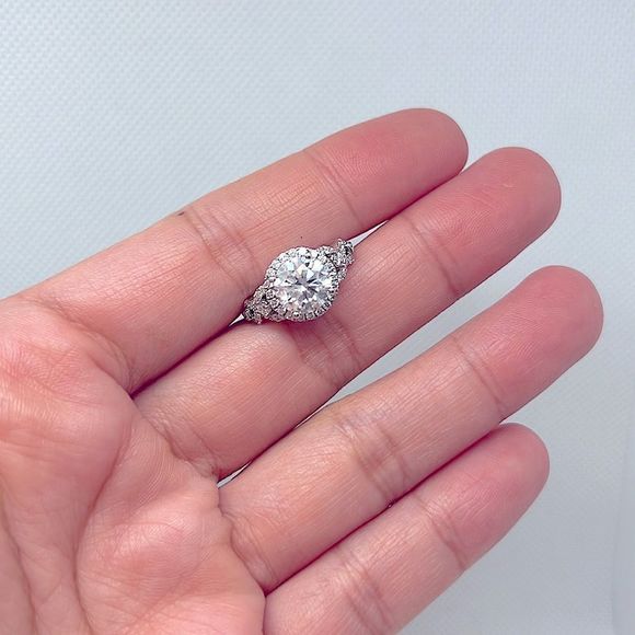 2.5ct tw round brilliant twist halo  engagement ring - Picture 10 of 15